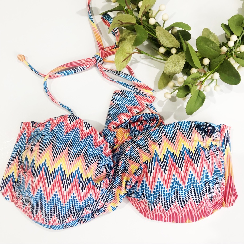 Roxy Bikini Twist front halter top size Medium